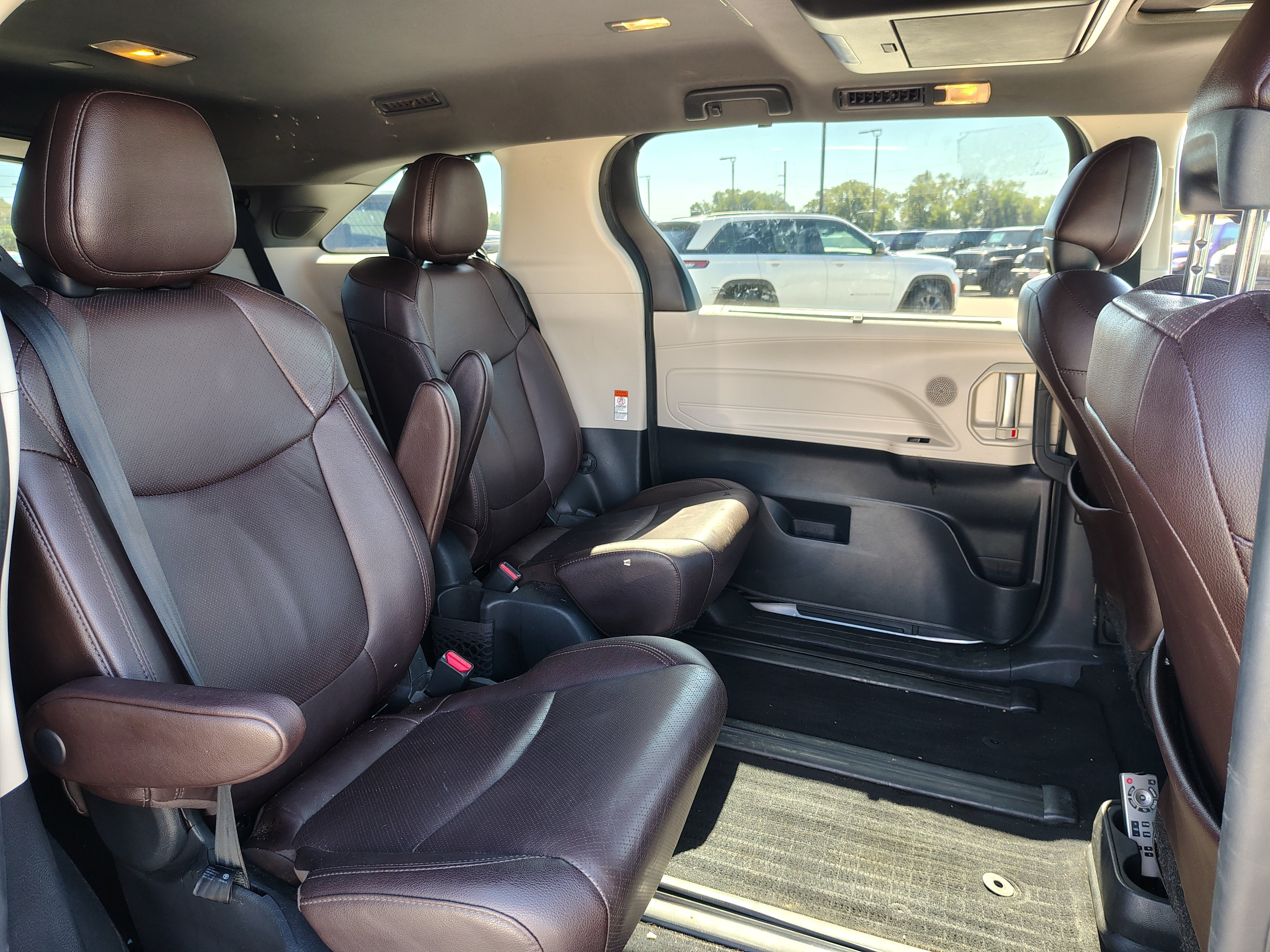 2021 Toyota Sienna Platinum 7 Passenger