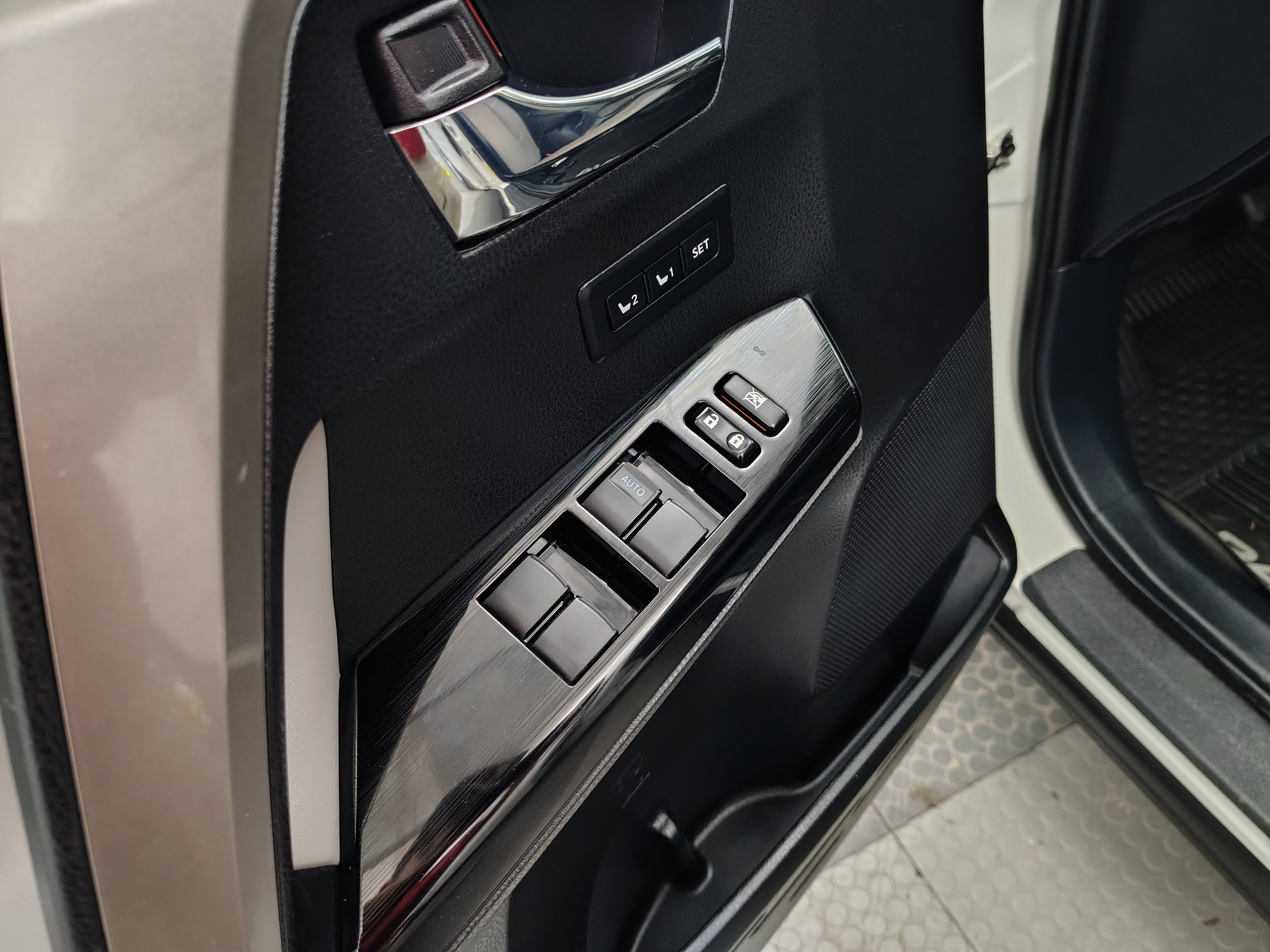 2017 Toyota RAV4 Hybrid Limited