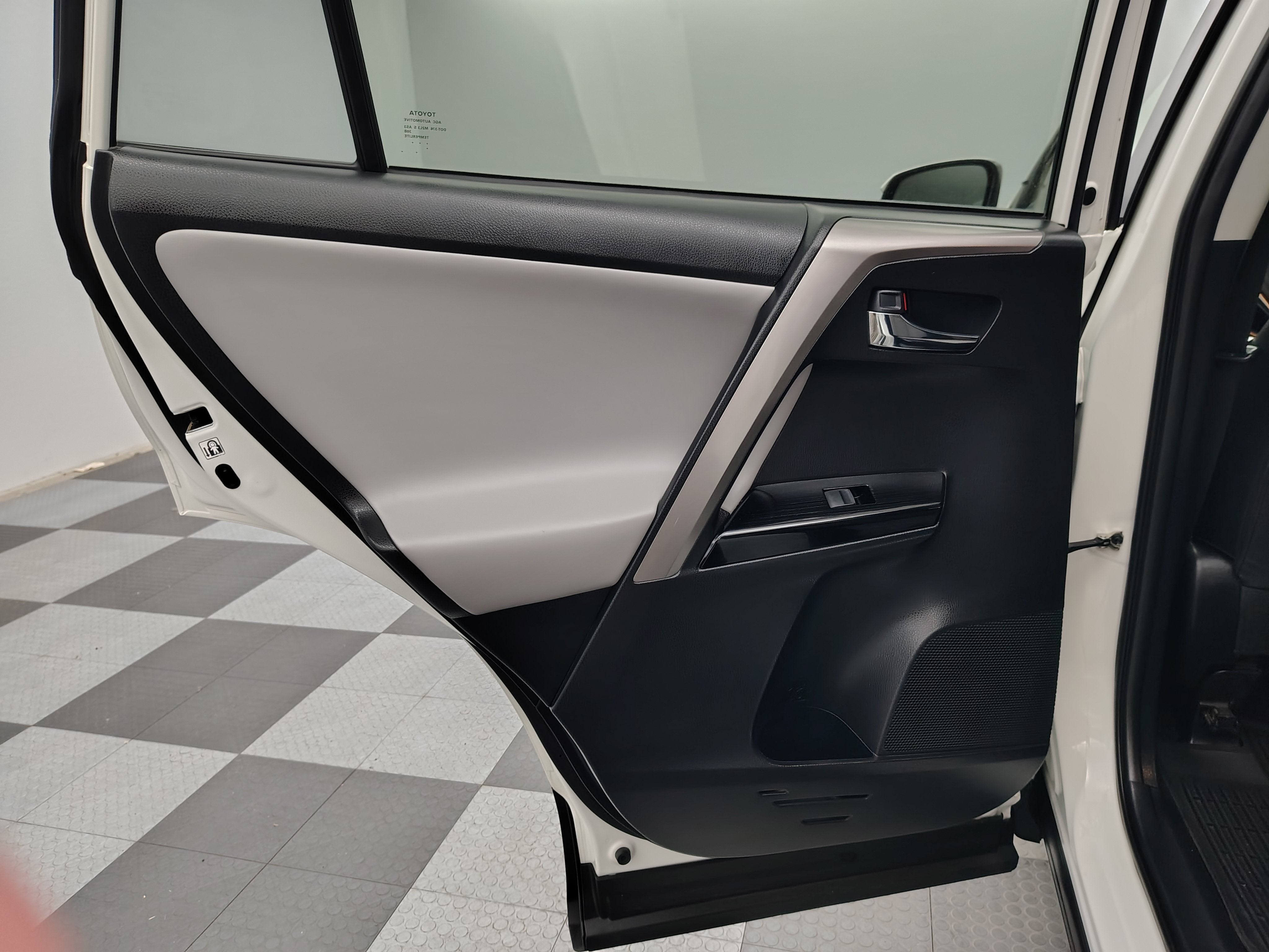 2017 Toyota RAV4 Hybrid Limited