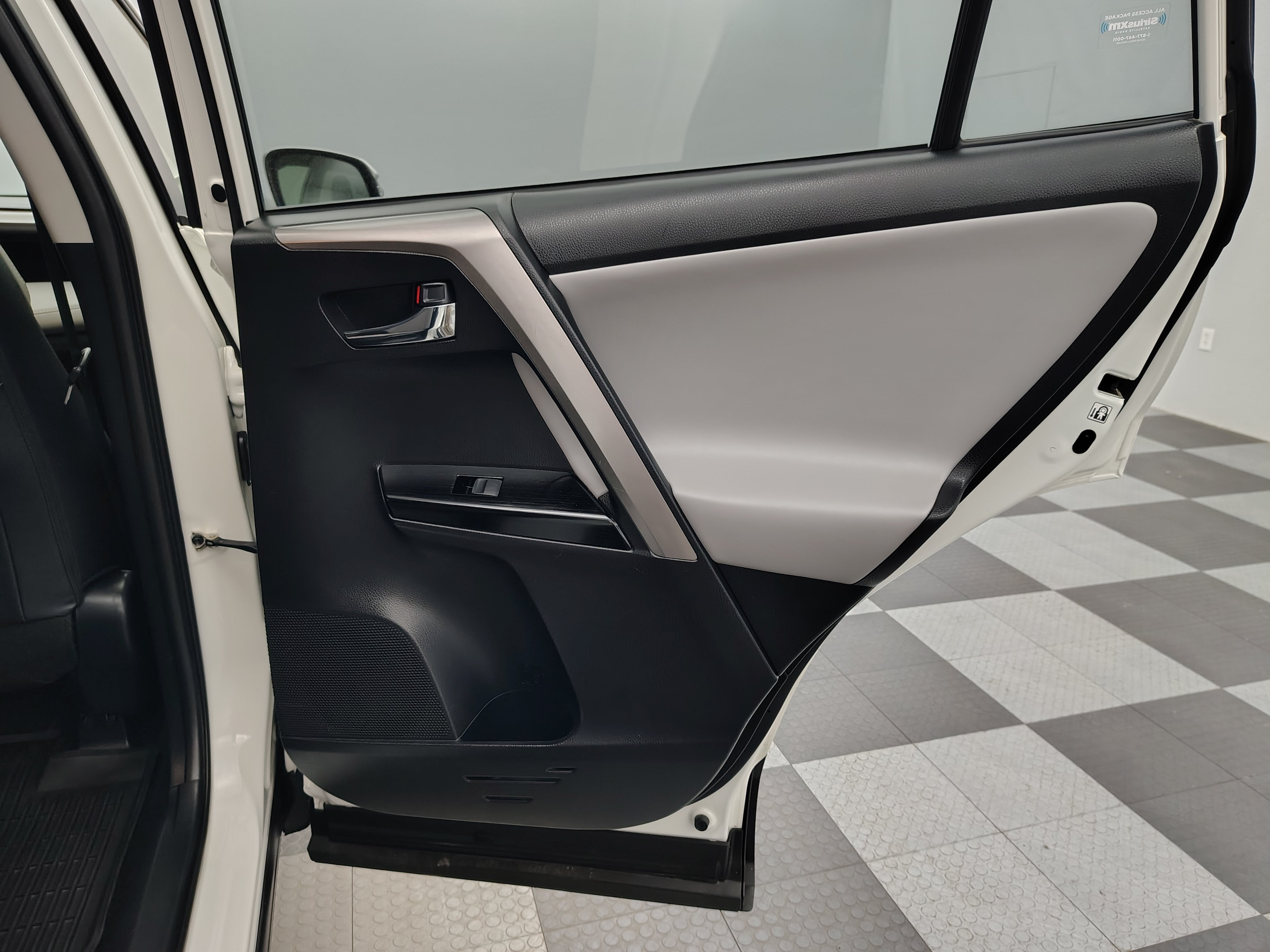 2017 Toyota RAV4 Hybrid Limited