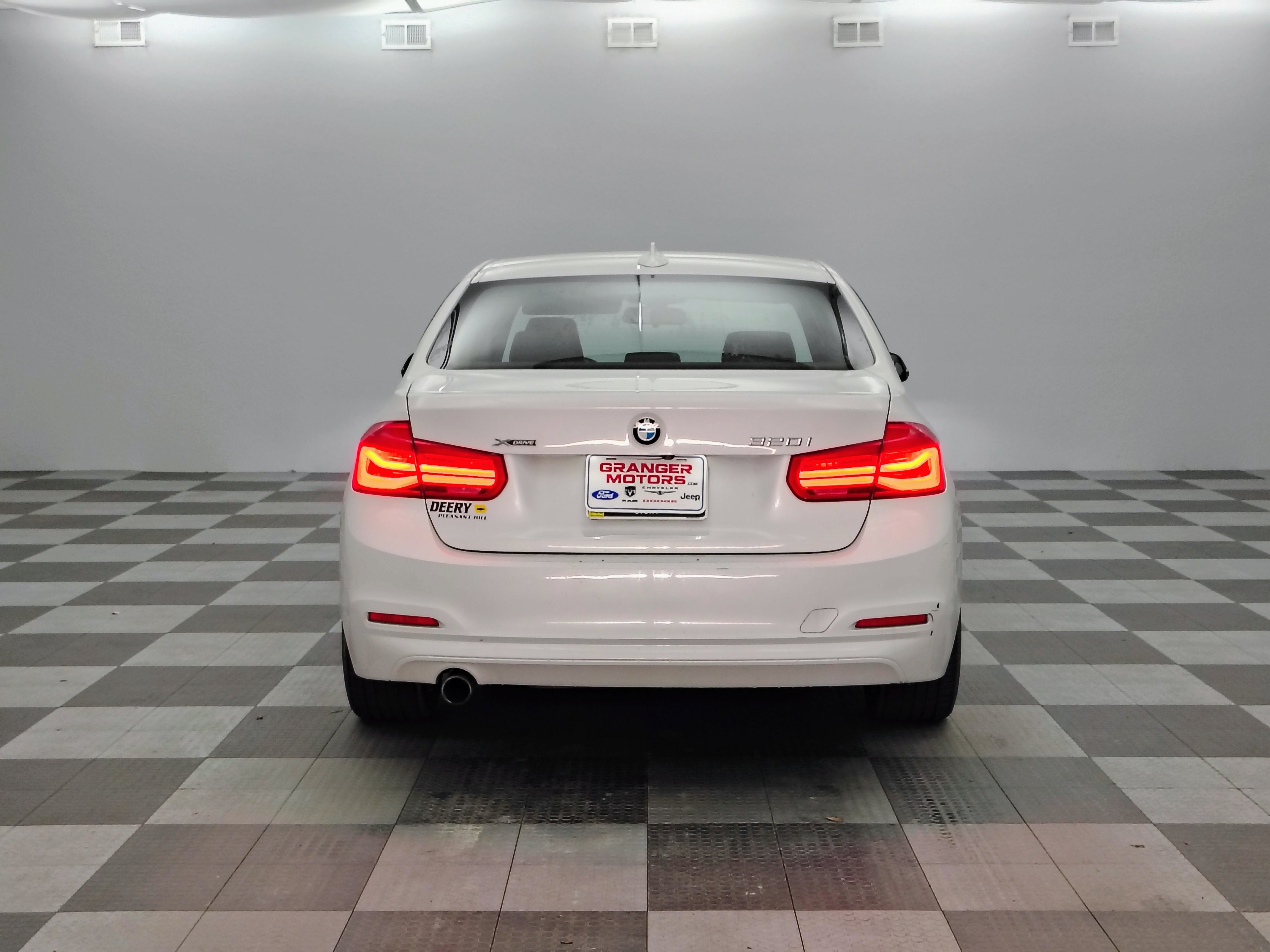 2018 BMW 3 Series 320i xDrive