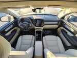 2023 Volvo XC40 B4 Ultimate Dark Theme