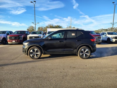 2023 Volvo XC40 B4 Ultimate Dark Theme