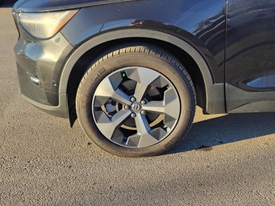 2023 Volvo XC40 B4 Ultimate Dark Theme
